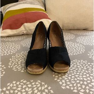 Toms - Black - open toes espadrilles 9.5